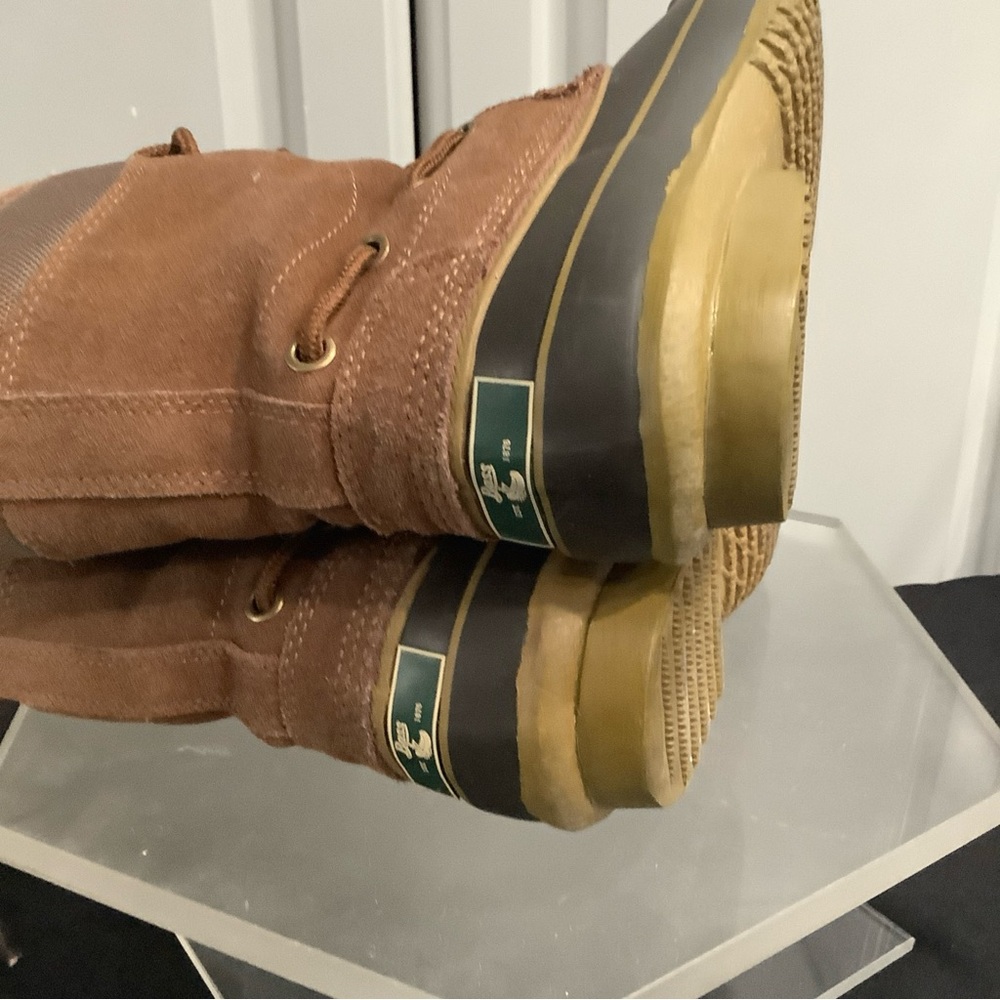 G.H. Bass & Co. Brown and Black Winter Boots - Picture 10 of 15